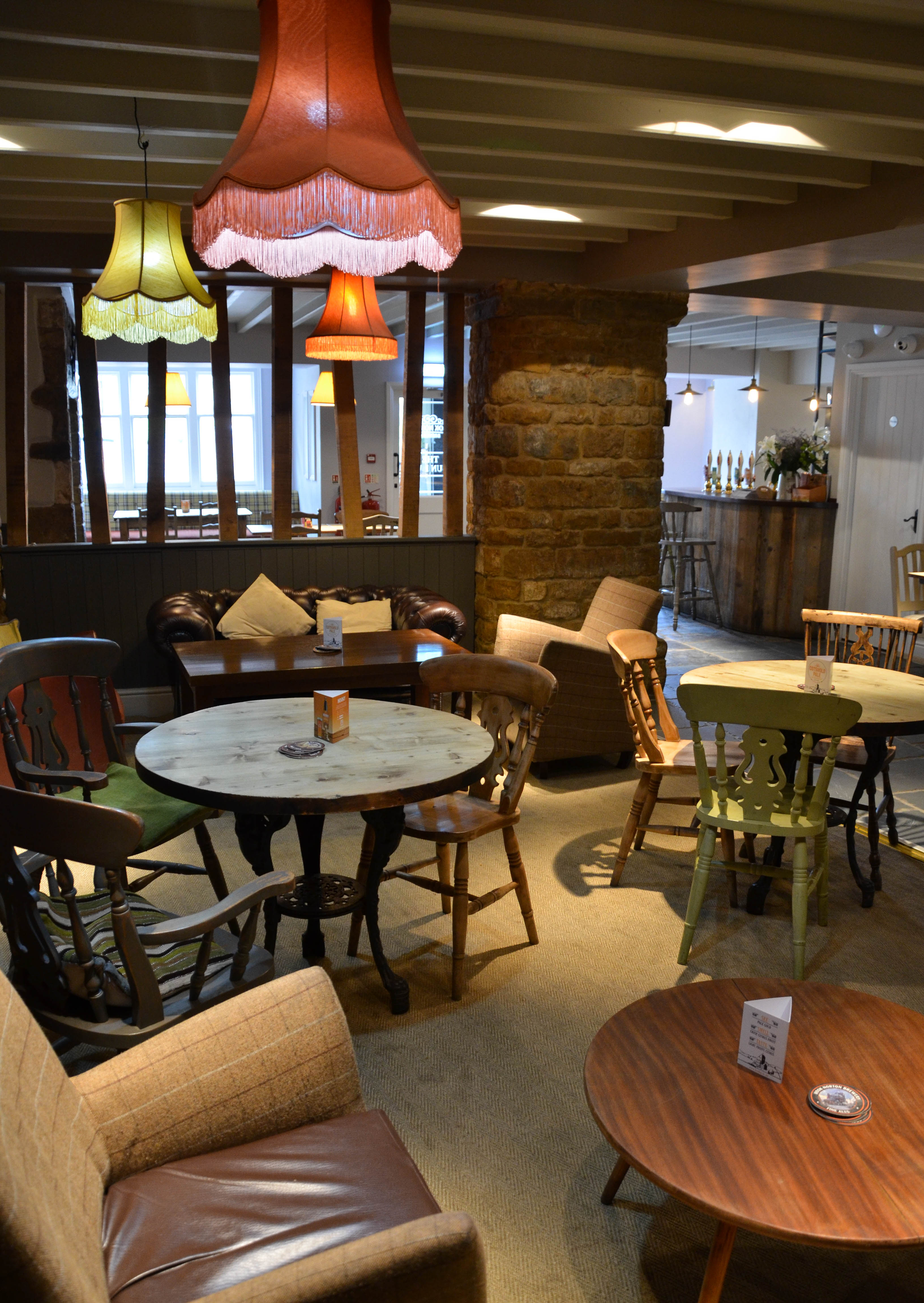 SUN INN, HOOK NORTON Hook Norton Brewery