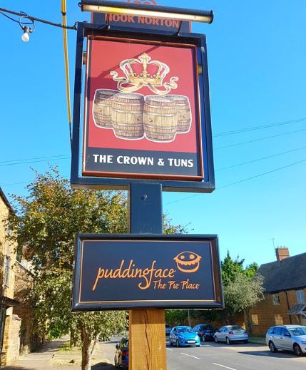 The Crown & Tuns Deddington